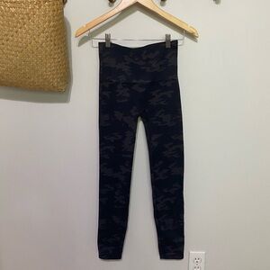 SPANX Black and Gray Leggings Comfortable Stylish Bottoms